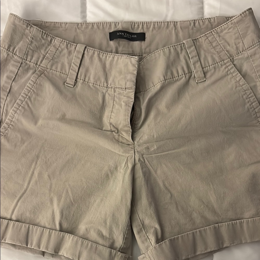 Ann Taylor Women's Tan Shorts